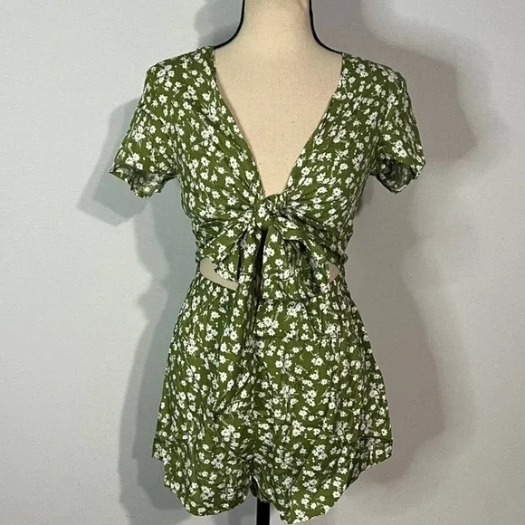 Princess Polly Ragnar Tie Front Romper Green Floral Women's Size 4 - Picture 3 of 13